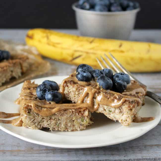 Paleo Banana Breakfast Bars Check out 29 10-Ingredient Gluten-Free Paleo Diet Recipes at https://homemaderecipes.com/gluten-free-paleo-diet-recipes/