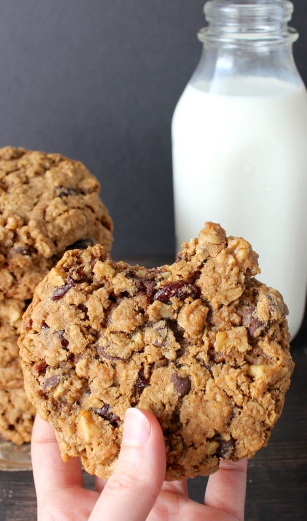 Big and Chewy Oatmeal Cookies