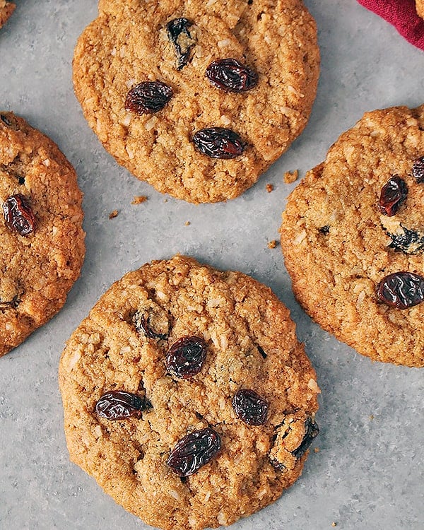 Paleo No Oatmeal Raisin Cookies