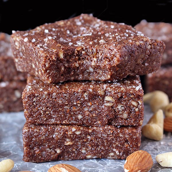 Paleo Chocolate Protein Bars (Copycat RXBars) 