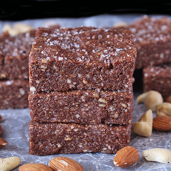 Paleo Chocolate Protein Bars (Copycat RXBars) 