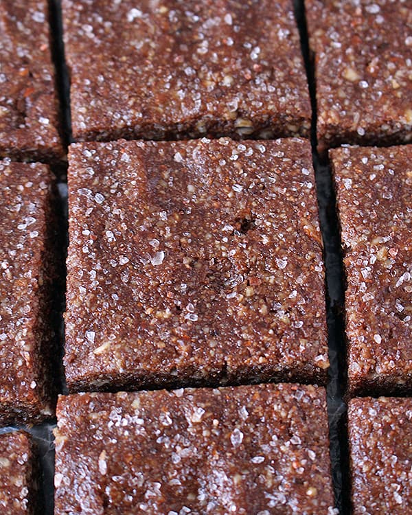 Paleo Chocolate Protein Bars (Copycat RXBars) 