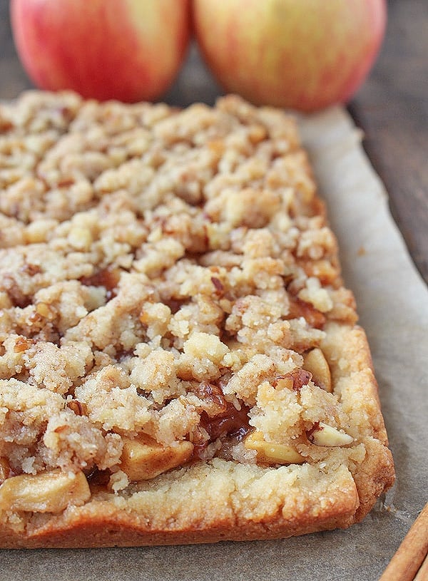 Paleo Apple Pie Crumb Bars 