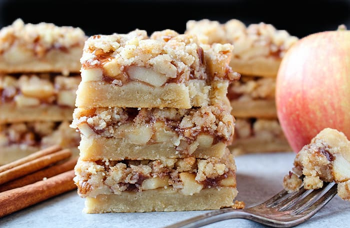 Paleo Apple Pie Crumb Bars 