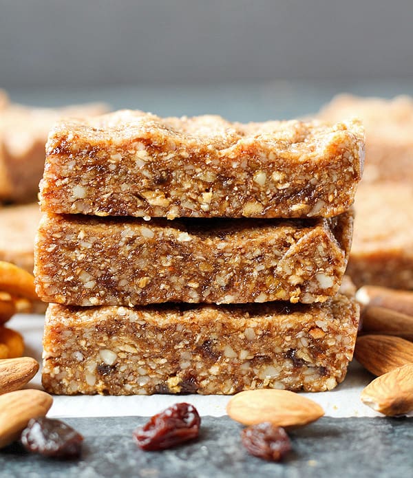 Paleo Apple Cinnamon Raisin Protein Bars (Copycat RXBAR) 