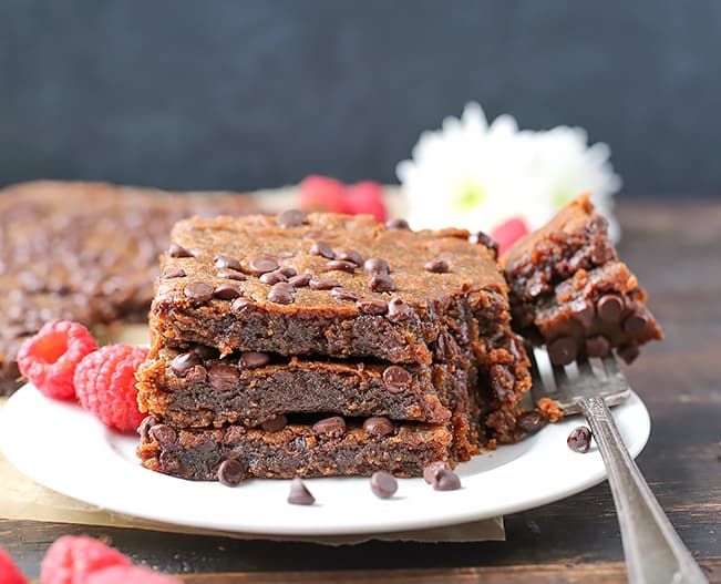 These Paleo Almond Butter Blondies are rich, ultra fudgy, and so delicious! Egg free, vegan, gluten free, dairy free, but no one will be able to tell!