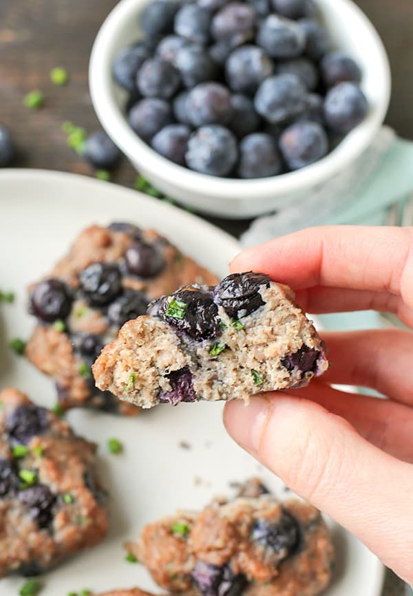 These Paleo Whole30 Blueberry Breakfast Sausages are a great way to switch-up your morning breakfast. Made with just 6 simple ingredients and so irresistible! Gluten free, dairy free, egg free and low fodmap.