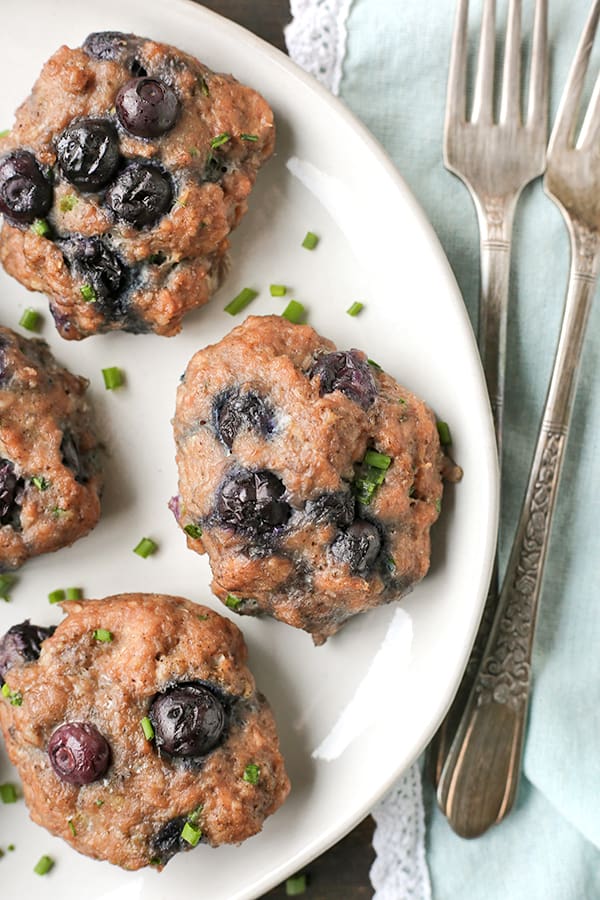 These Paleo Whole30 Blueberry Breakfast Sausages are a great way to switch-up your morning breakfast. Made with just 6 simple ingredients and so irresistible! Gluten free, dairy free, egg free and low fodmap.