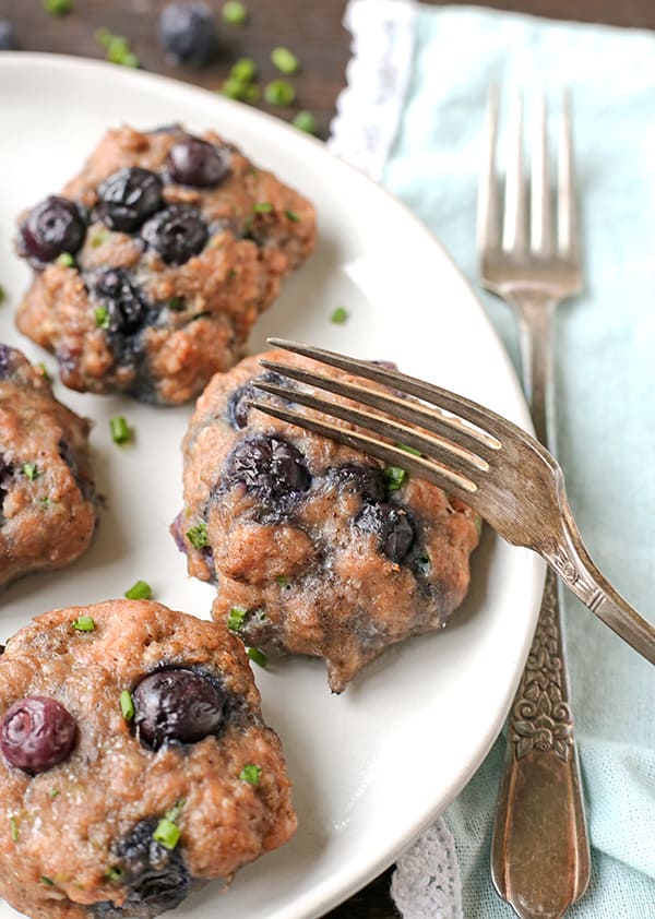 These Paleo Whole30 Blueberry Breakfast Sausages are a great way to switch-up your morning breakfast. Made with just 6 simple ingredients and so irresistible! Gluten free, dairy free, egg free and low fodmap.