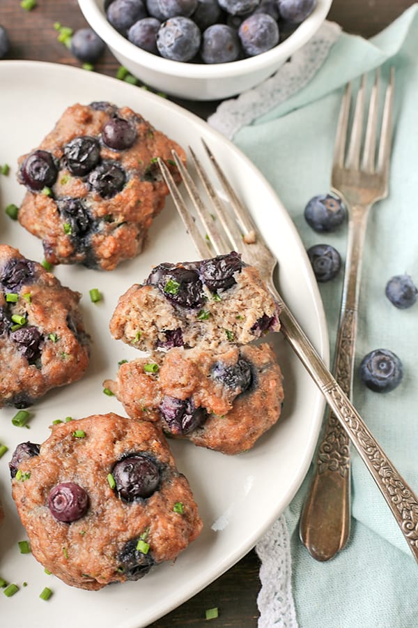 These Paleo Whole30 Blueberry Breakfast Sausages are a great way to switch-up your morning breakfast. Made with just 6 simple ingredients and so irresistible! Gluten free, dairy free, egg free and low fodmap.