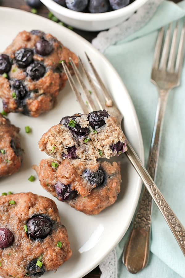 These Paleo Whole30 Blueberry Breakfast Sausages are a great way to switch-up your morning breakfast. Made with just 6 simple ingredients and so irresistible! Gluten free, dairy free, egg free and low fodmap.