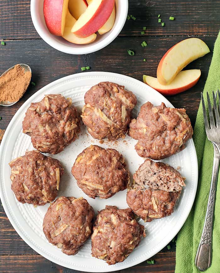 This Paleo Whole30 Apple Cinnamon Breakfast Sausage is a great egg-free breakfast. Easy to make, flavorful, and so juicy. They are gluten free, dairy free, nut free, and so delicious!