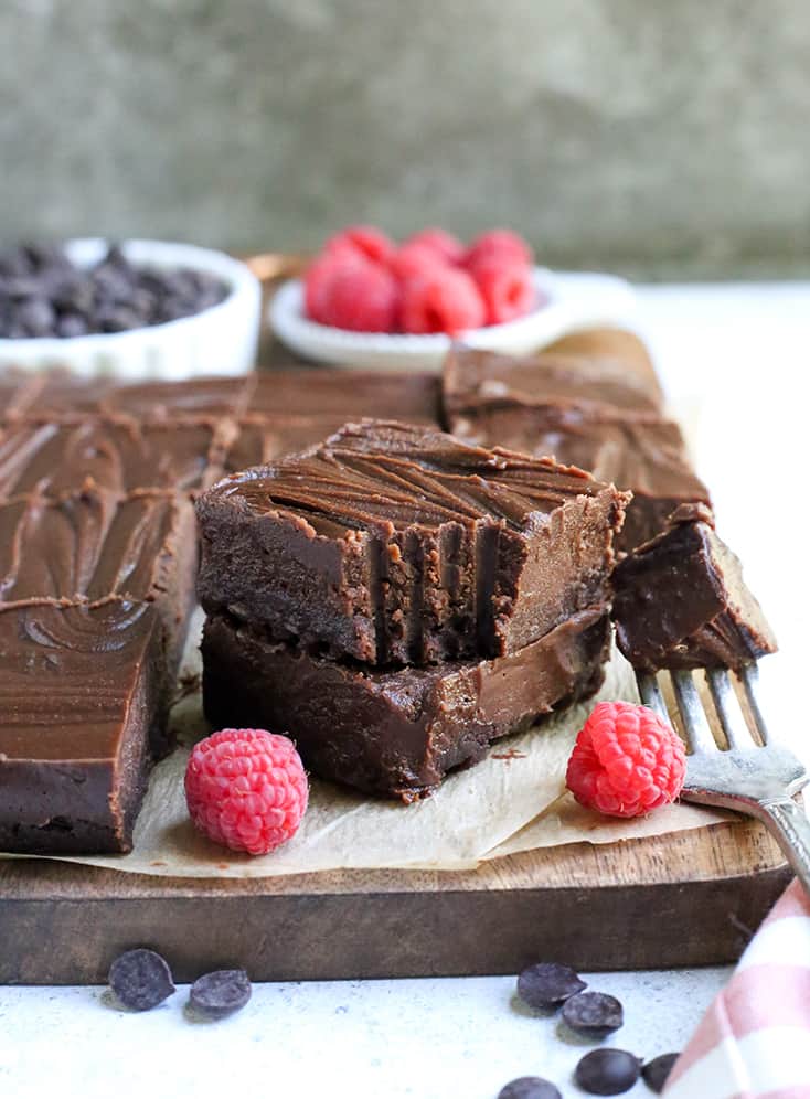 This Paleo Nut Free Chocolate Cheesecake is dairy free, but still creamy and delicious! A no-bake treat that doubles up on the chocolate and sure to satisfy that sweet craving. It's gluten free, vegan, and naturally sweetened.