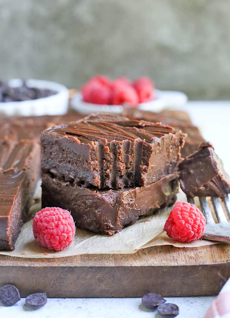 This Paleo Nut Free Chocolate Cheesecake is dairy free, but still creamy and delicious! A no-bake treat that doubles up on the chocolate and sure to satisfy that sweet craving. It's gluten free, vegan, and naturally sweetened.