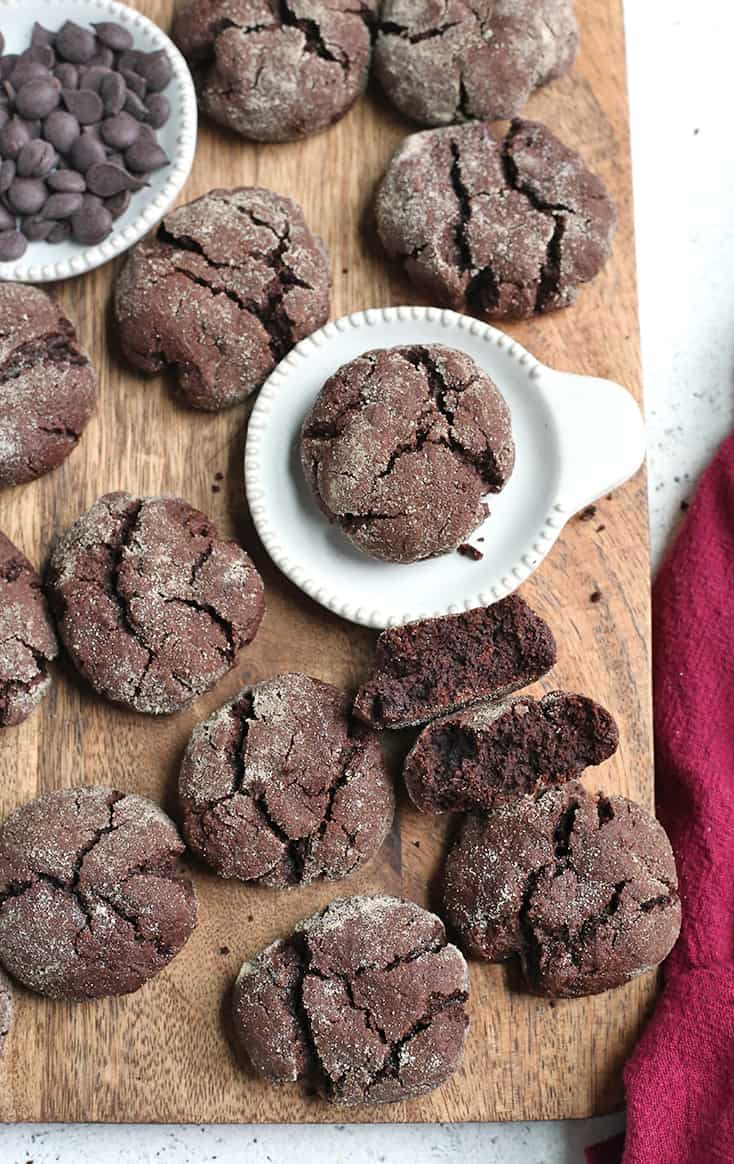 These Paleo Chocolate Crinkle Cookies are rich, thick and so delicious! Gluten free, dairy free, and naturally sweetened.