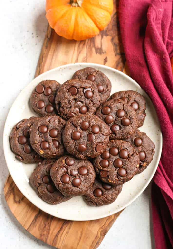 a plate of paleo vegan chocolate fudge cookies