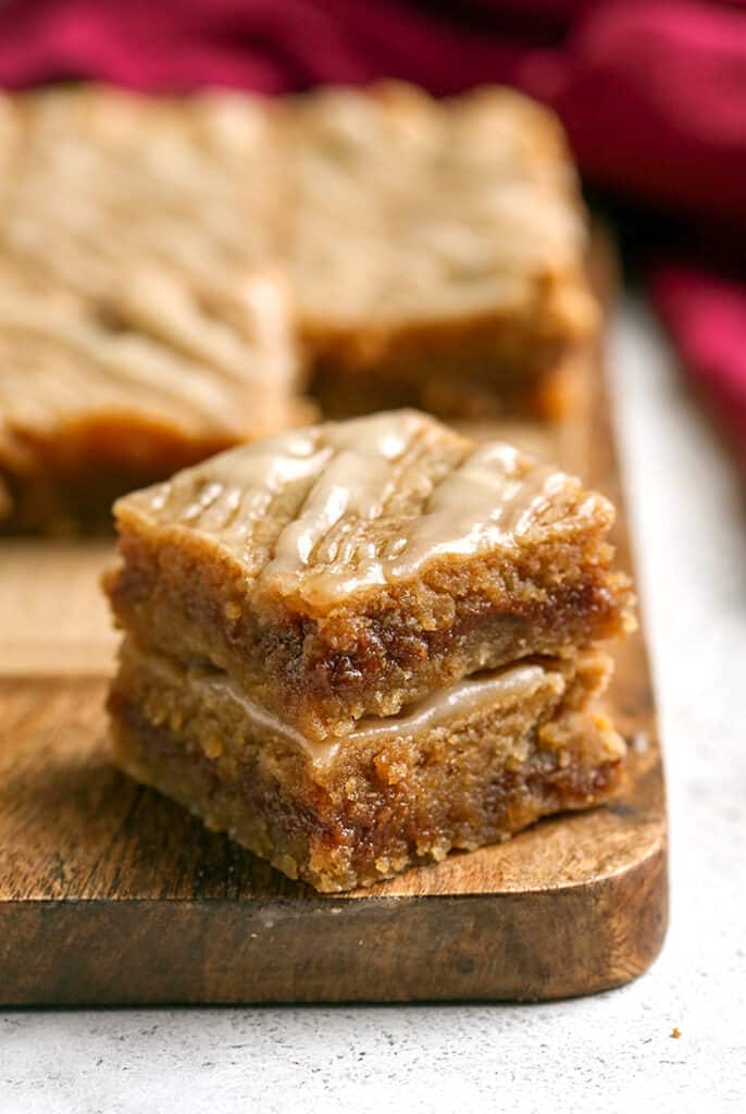 paleo gluten free cinnamon roll blondies 