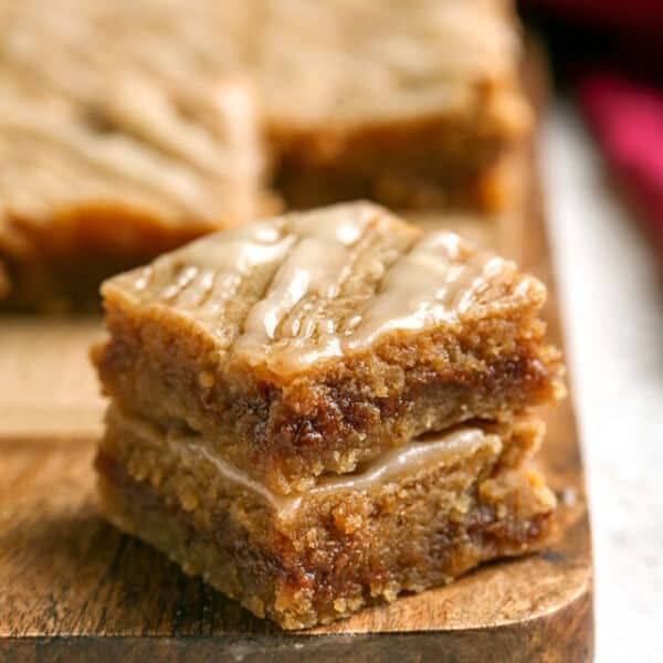 Paleo Cinnamon Roll Blondies