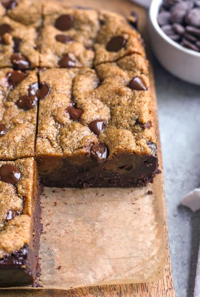 paleo fudgy cookie brownies showing the layers 