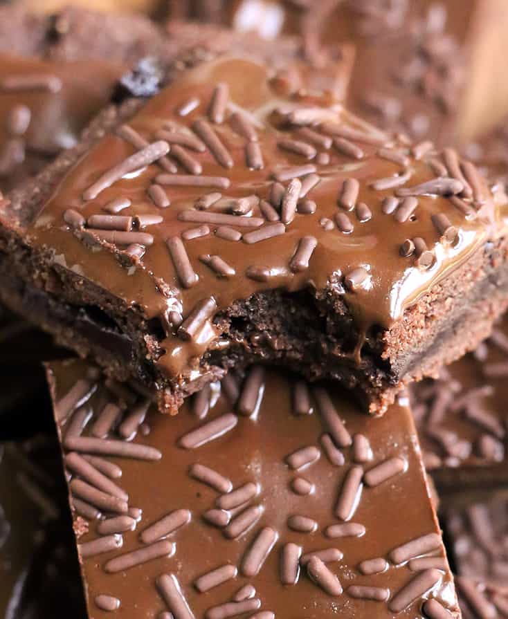 close up of paleo chocolate fudge pop tart bars